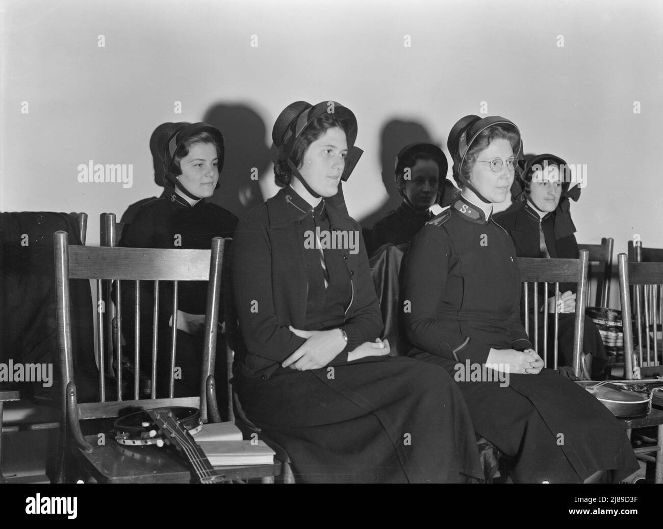 Salvation army uniform Black and White Stock Photos & Images Alamy