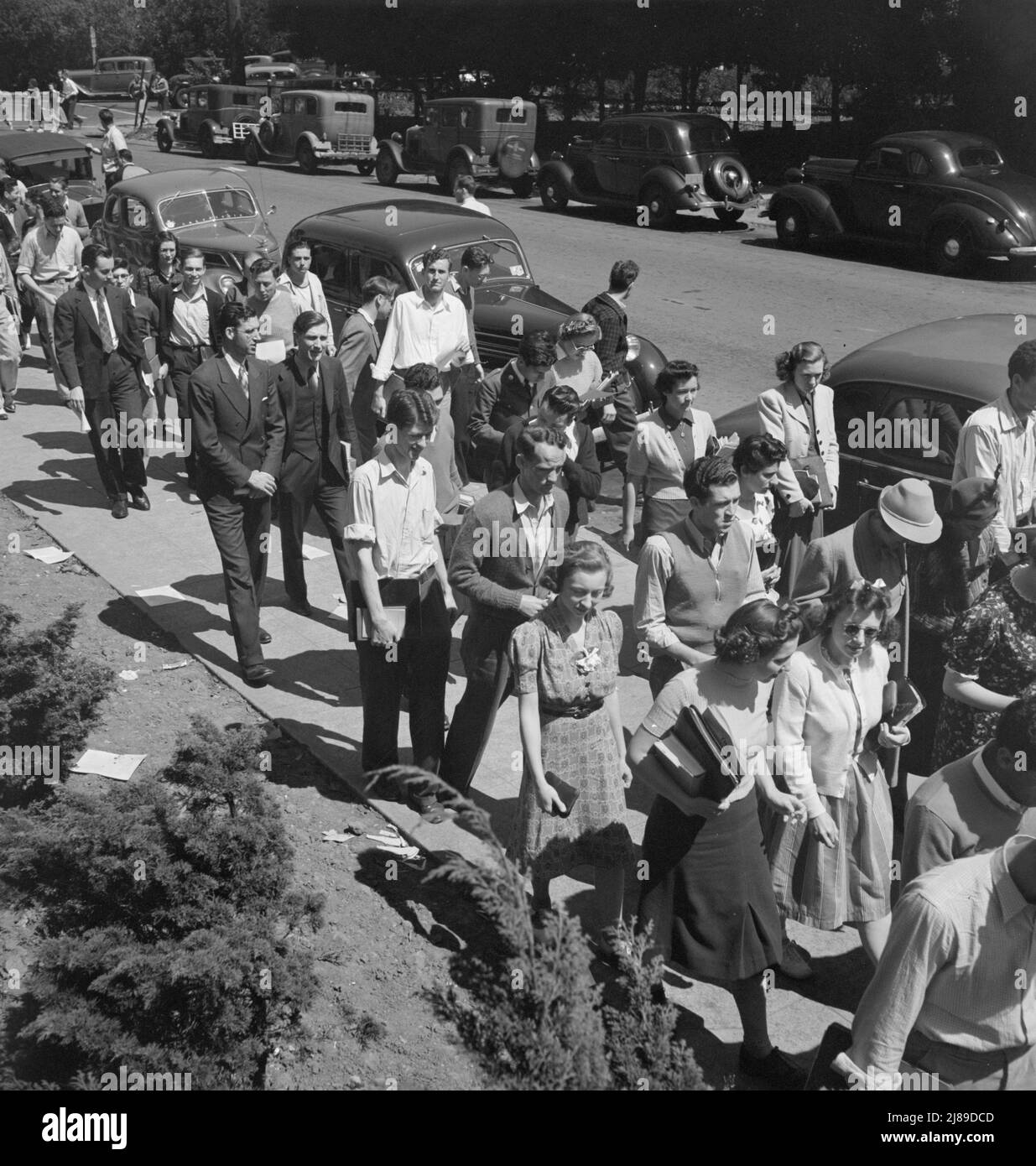 Campus of University of California, Berkeley, California. Students assembling for Peace Day address of General Smedley Butler. Stock Photo