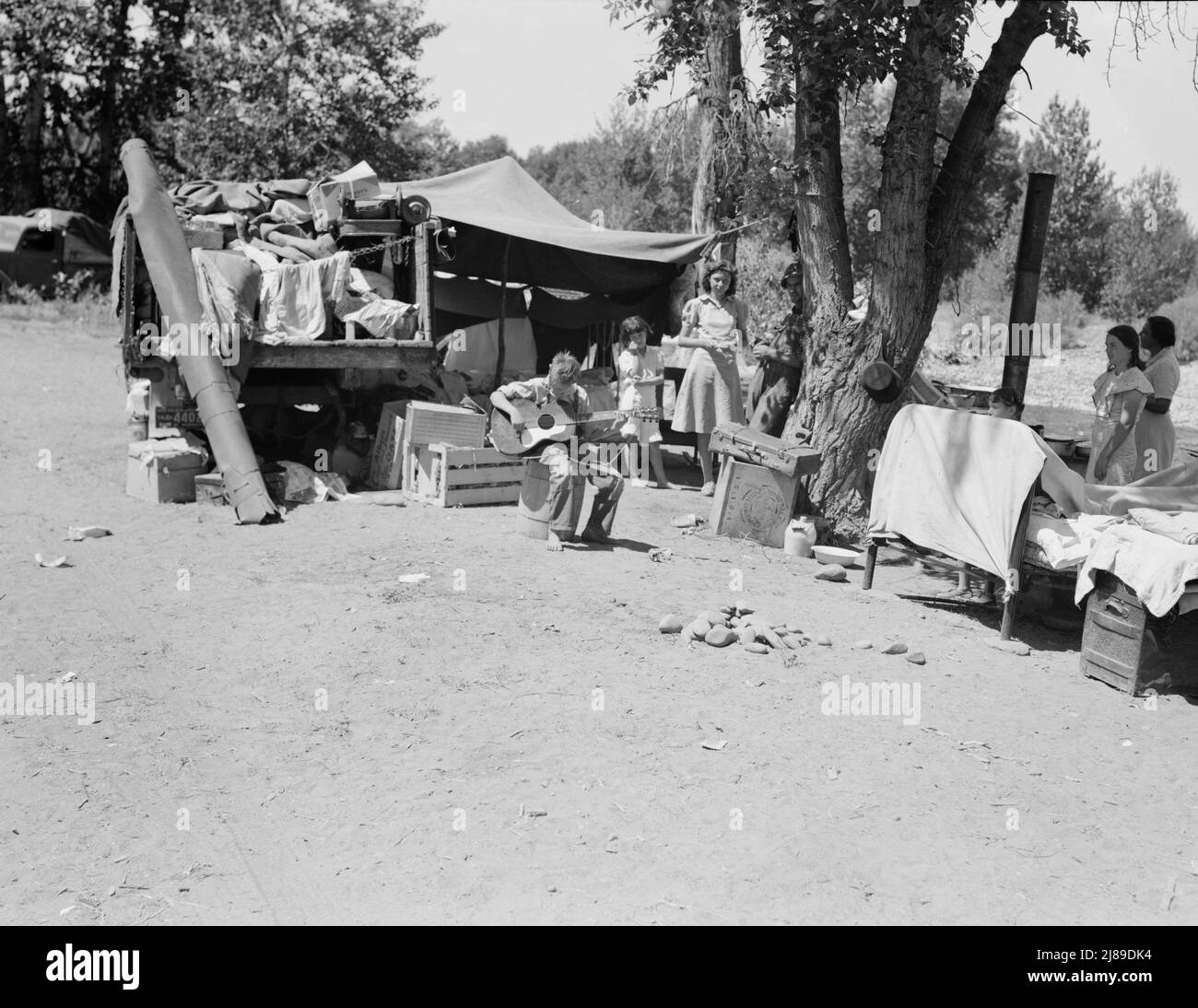 Washington, Yakima Valley. Camp of migratory families in &quot;Ramblers Park.&quot;. Stock Photo