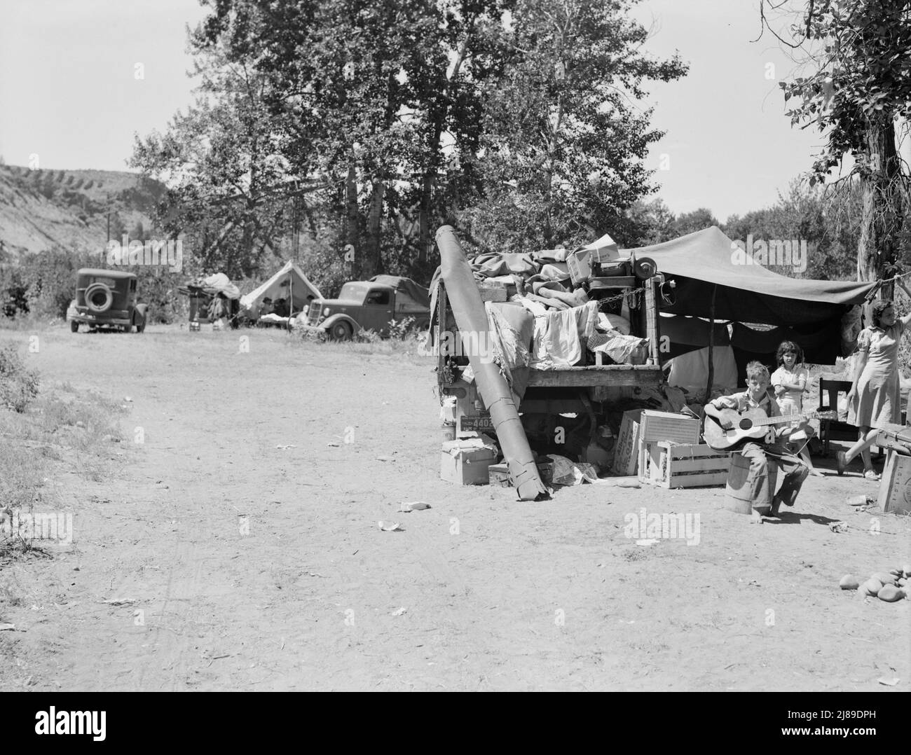 [Untitled, possibly related to: Washington, Yakima Valley. Camp of migratory families in &quot;Ramblers Park.&quot;]. Stock Photo