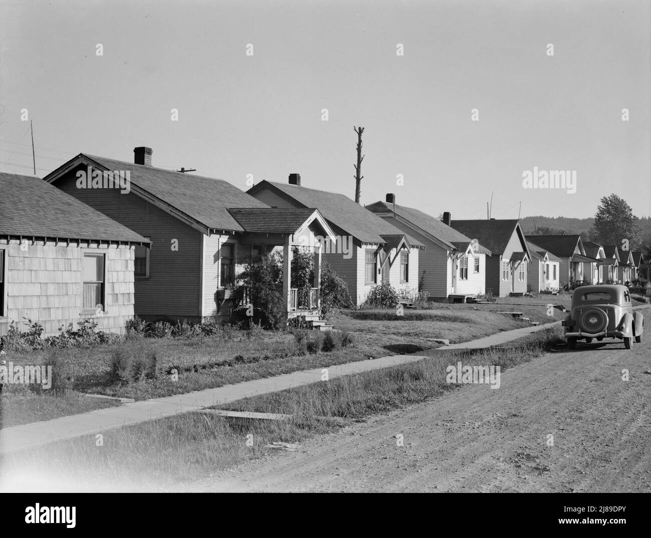 Washington, Cowlitz County. Longview. Type of home built by private