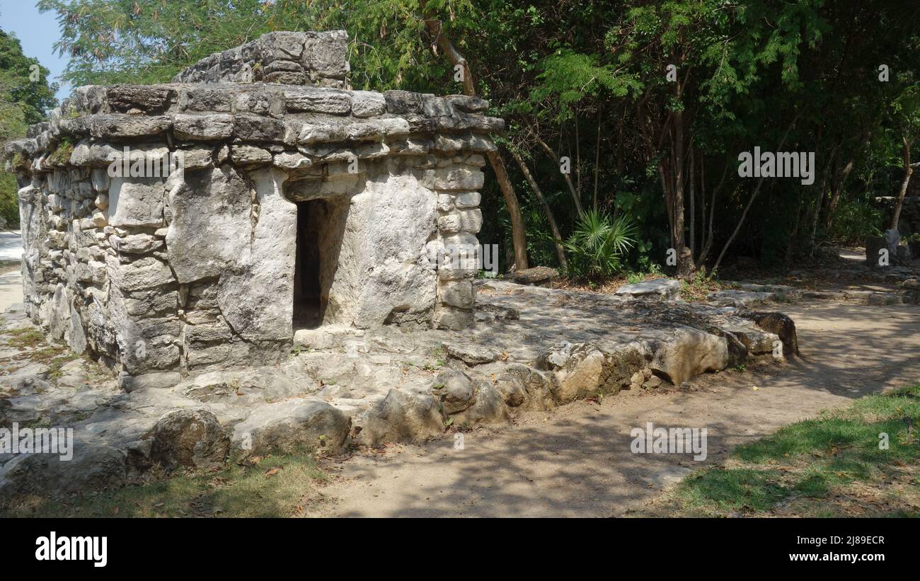Xcaret ruins hi-res stock photography and images - Alamy