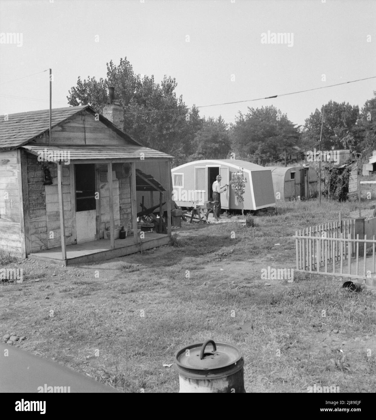 Washington, Yakima shacktown, (Sumac Park) is one of several large shacktown communities around Yakima. General caption number 26. Stock Photo