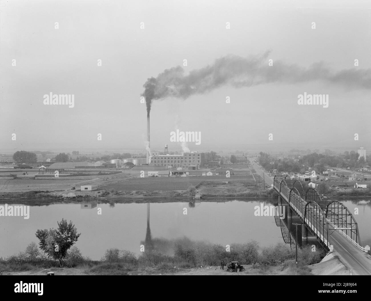 Sugar beet factory (Amalgamated Sugar Company) along Snake River. Nyssa