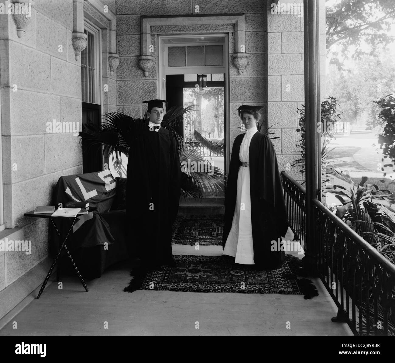 General Ruggles Ruggles, Gen., son & daughter?, at Soldier's Home, between 1890 and ...