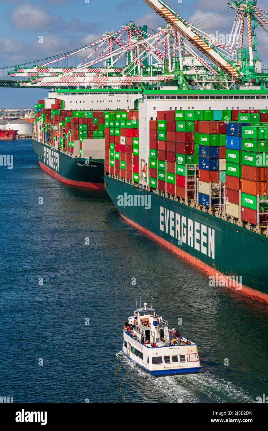 Tour boat & Evergreen container ship, Port of Los Angeles, San Pedro ...