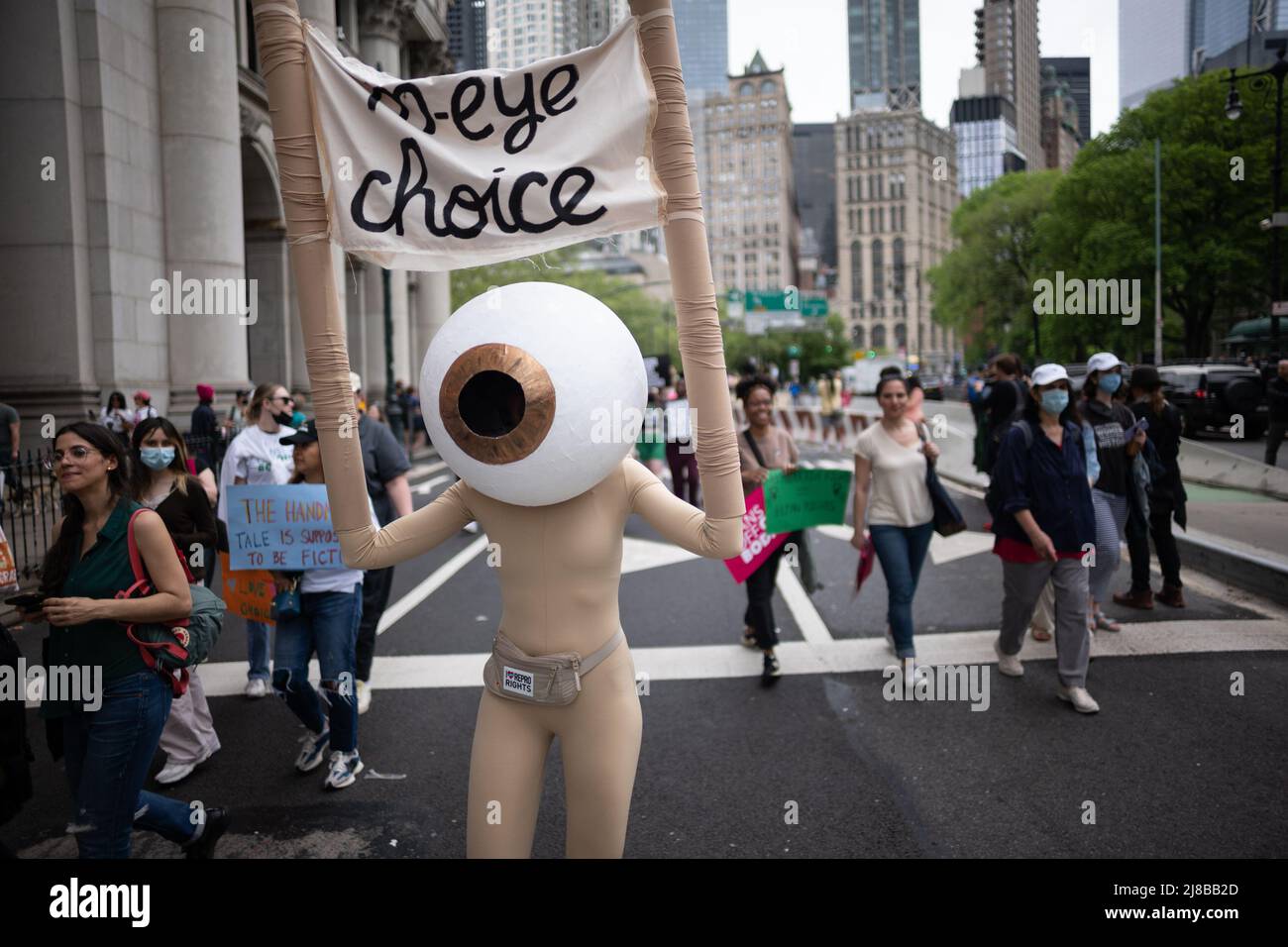 New York, New York, USA. 14th May, 2022. Demonstrators take to the streets during a pro-choice, pro-life march and rally in New York. Some groups marched from Foley Square across the Brooklyn Bridge, while another group marched from Brooklyn across the bridge to Foley Square in Manhattan. Abortion protest took place around the United States. (Credit Image: © Brian Branch Price/ZUMA Press Wire) Stock Photo