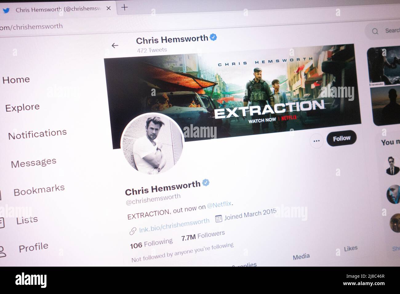 KONSKIE, POLAND - May 14, 2022: Chris Hemsworth official Twitter account displayed on laptop screen Stock Photo