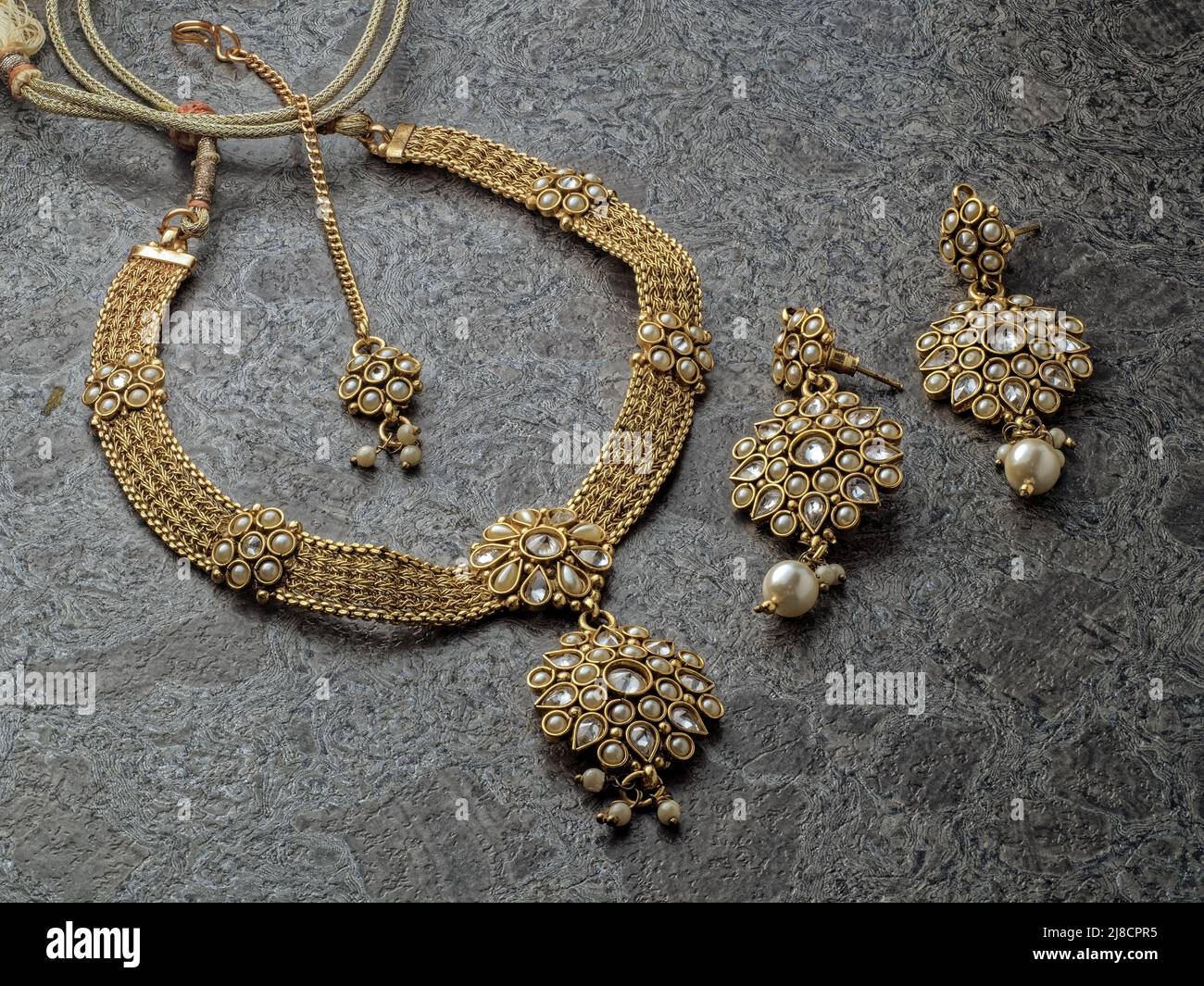 05 14 2022 Kundan Worke Perla Diamond and Gold necklace set Studio shot  lokgram Kalyan Maharashtra INDIA Asia Stock Photo - Alamy