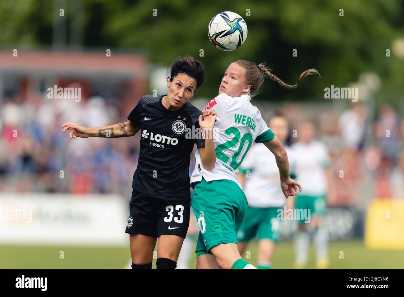 May 15 22 Frankfurt Am Main Hessen Germany Frankfurt Am Main Germany May 15th 22 Sara Doorsoun 33 Frankfurt And Christin Meyer Werder Bremen Compete For The Ball During The Flyeralarm