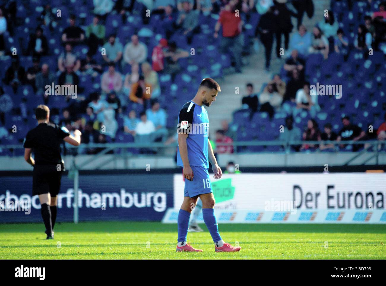 Dennis Borkowski of SG Dynamo Dresden celebrates after scoring during  News Photo - Getty Images