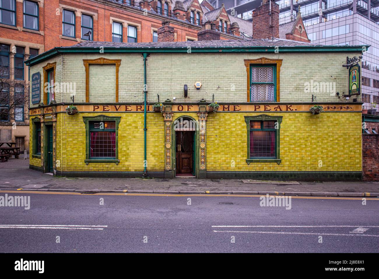 The Peveril of the Peak traditional English city pub, located on Great Bridgewater Street, Manchester, UK. Stock Photo