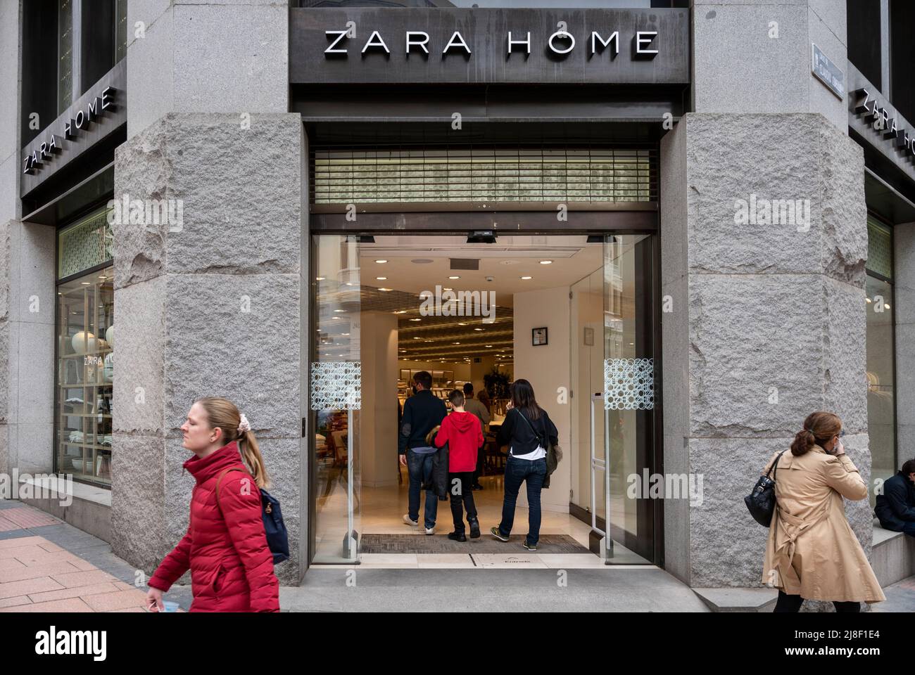 Zara home hi-res stock photography and images - Page 2 - Alamy