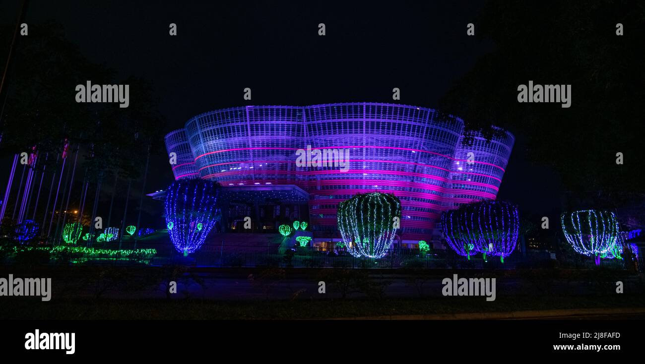 Colombo, Sri Lanka. 15th May, 2022. Nelum pokuna Mahina Rajapaksa theater light up for the wesak day, a festival also known as annual Buddhist festival of Vesak in Colombo on May 15 2022. - Sri Lankan Buddhists are preparing to celebrate Vesak, which commemorates the birth of Buddha, his attaining enlightenment and his passing away on the full moon day of May which falls on may 15 this year. (Photo by Vimukthi Embuldeniya/Pacific Press) Credit: Pacific Press Media Production Corp./Alamy Live News Stock Photo