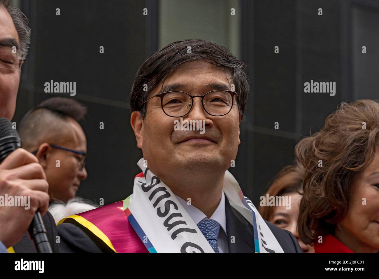Korean consul general hires stock photography and images Alamy