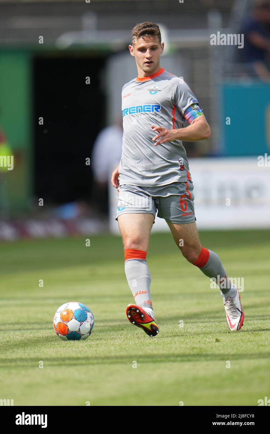 Marlon Frey of Muenchen in action during the 3. Liga match between News  Photo - Getty Images