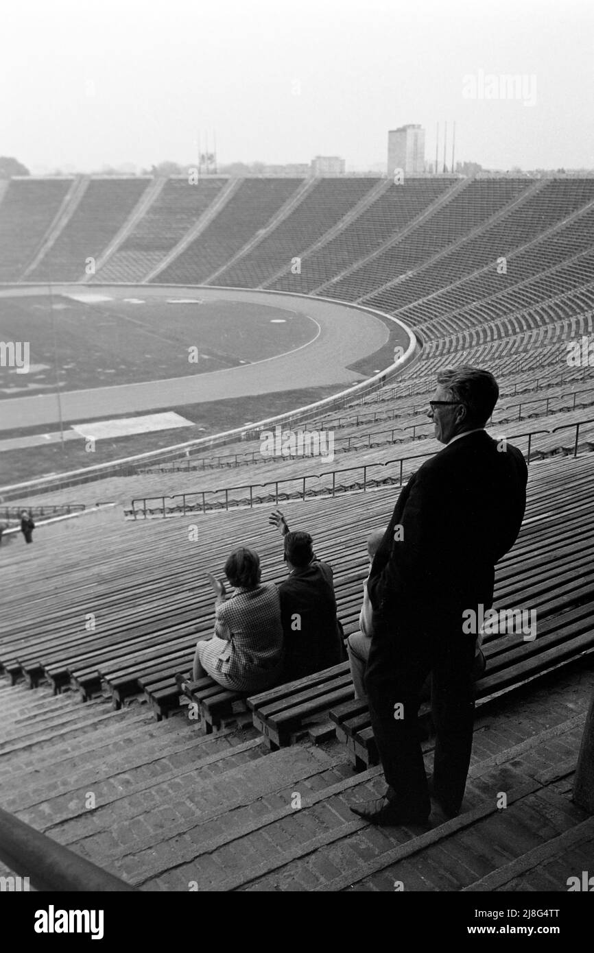 Stadium im Black and White Stock Photos Images Alamy