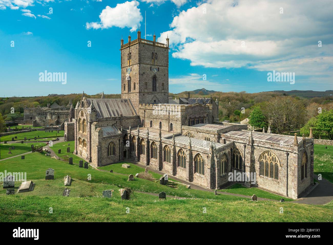St David's Cathedral Wales, view in summer of St. David's Cathedral - whose structure spans the romanesque and early gothic periods, Pembrokeshire Stock Photo