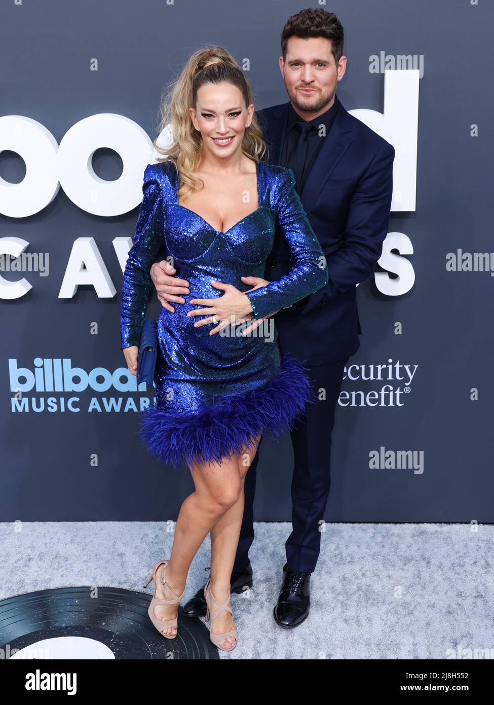 LAS VEGAS, NEVADA, USA - MAY 15: Michael Bublé (Michael Buble) and Luisana Lopilato arrive at the 2022 Billboard Music Awards held at the MGM Grand Garden Arena on May 15, 2022 in Las Vegas, Nevada, United States. (Photo by Xavier Collin/Image Press Agency) Stock Photo