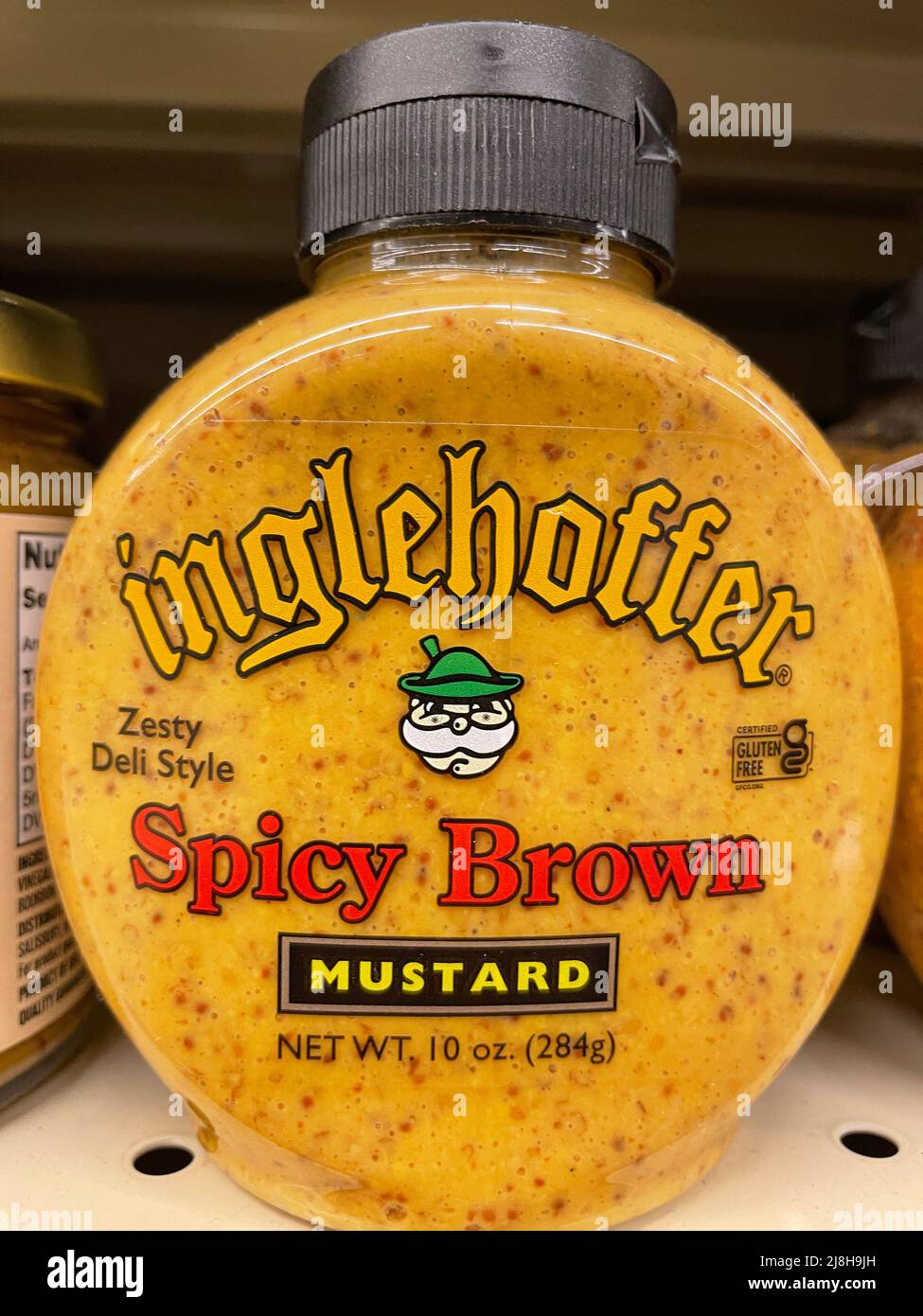 https://c8.alamy.com/comp/2J8H9JH/grovetown-ga-usa-12-15-21-retail-store-condiments-inglehoffer-spicy-brown-mustard-2J8H9JH.jpg