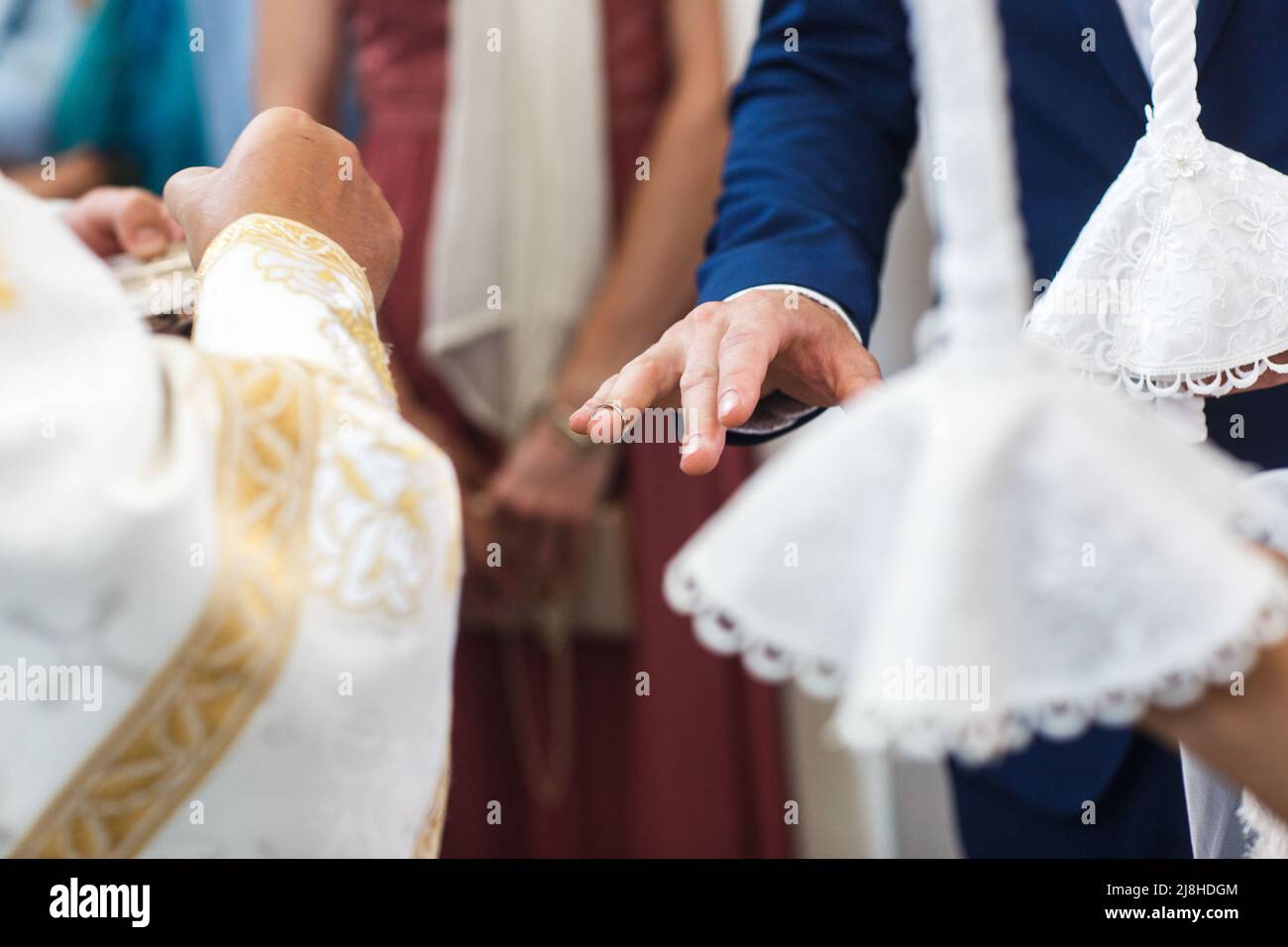 Priest Rings Priest puts rings hi-res stock photography and images - Alamy