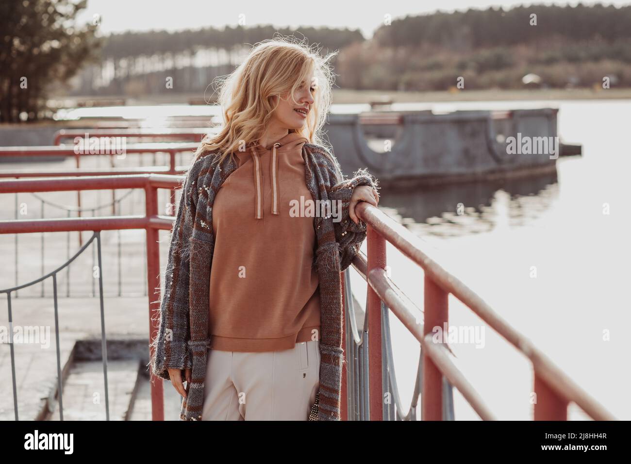 Walking the jetty hi-res stock photography and images - Alamy