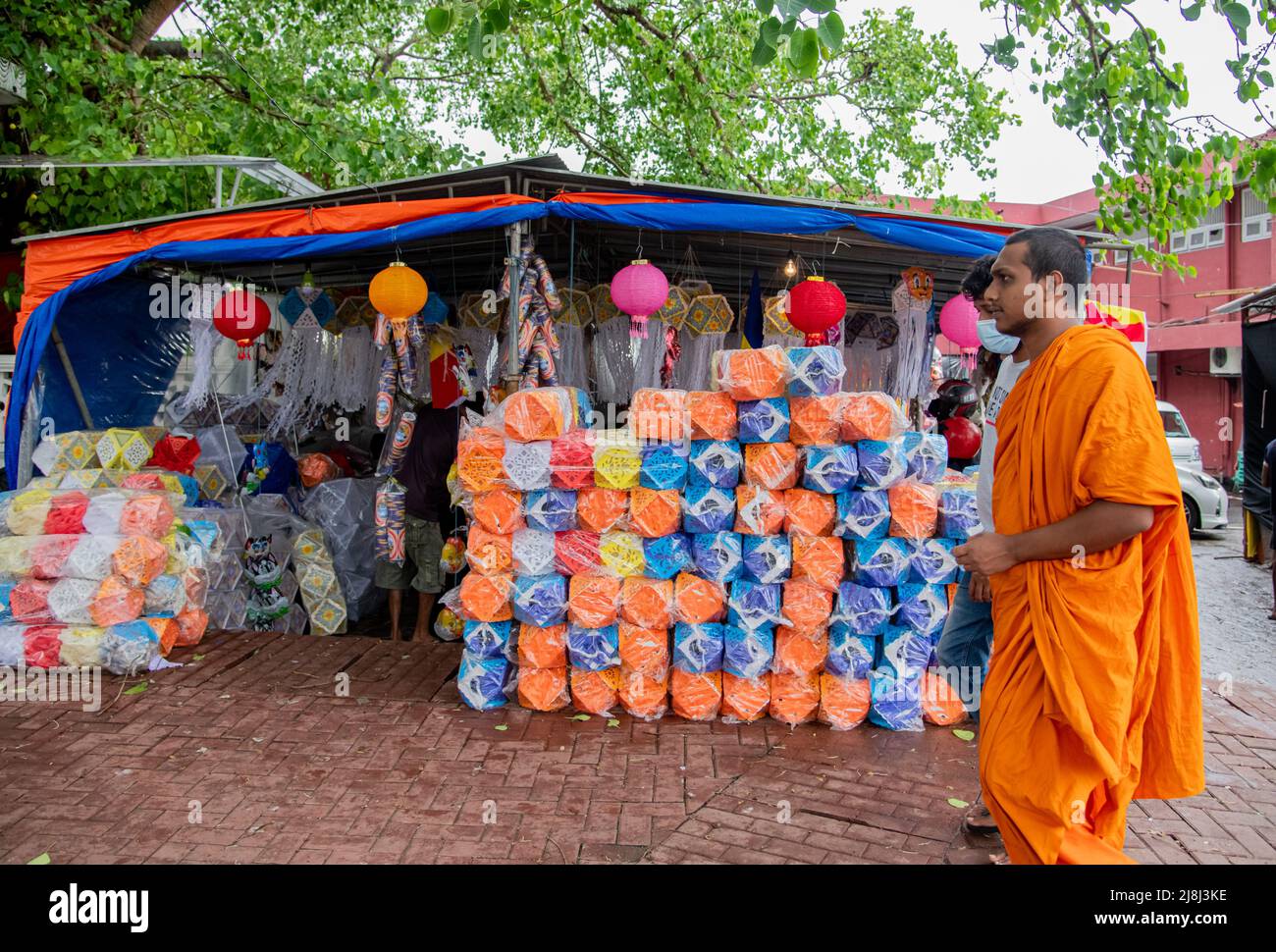 Vesak lanterns sri lanka hi-res stock photography and images - Alamy