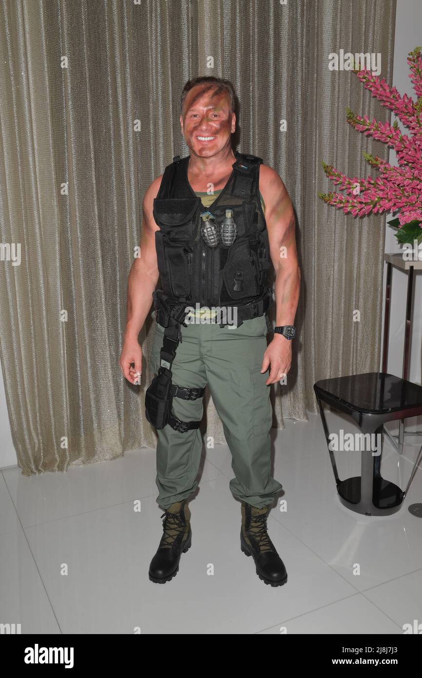 MIAMI BEACH, FL - OCTOBER 27: Lenny Hochstein attend Lisa Hochstein of