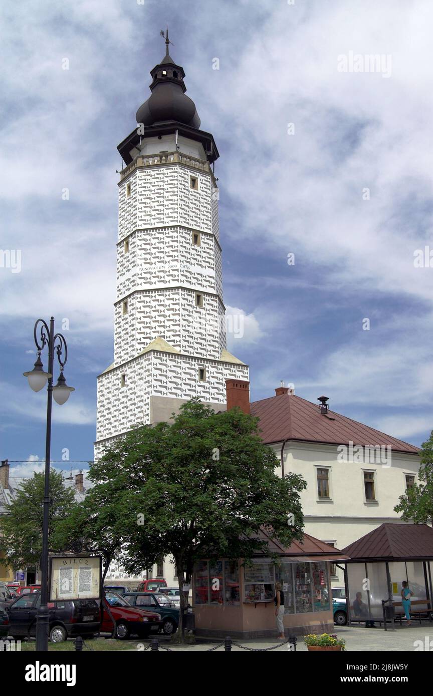 Biecz, Małopolska, Lesser Poland, Polen, Polska; Classicist town hall with a late gothic tower. Klassizistisches Rathaus mit spätgotischem Turm. Stock Photo