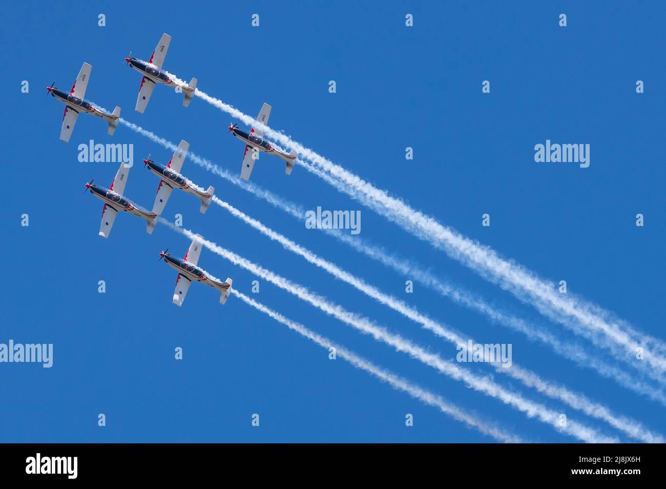 (220516) -- ZADAR, May 16, 2022 (Xinhua) -- The Croatian Air Force aerobatic team, Wings of Storm, performs during a flight show in Zadar, Croatia, on May 16, 2022. (Dino Stanin/PIXSELL via Xinhua) Stock Photo