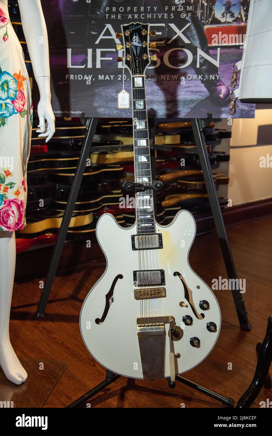 Mini Guitare Replica Axe Heaven - Alex Lifeson Gibson ES-355 Alpine White - Rush
