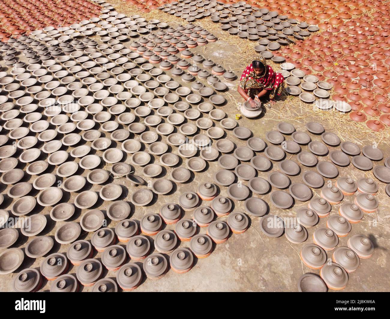 May 17, 2022, Brahmanbaria, Chittagong, Bangladesh Woman makes clay