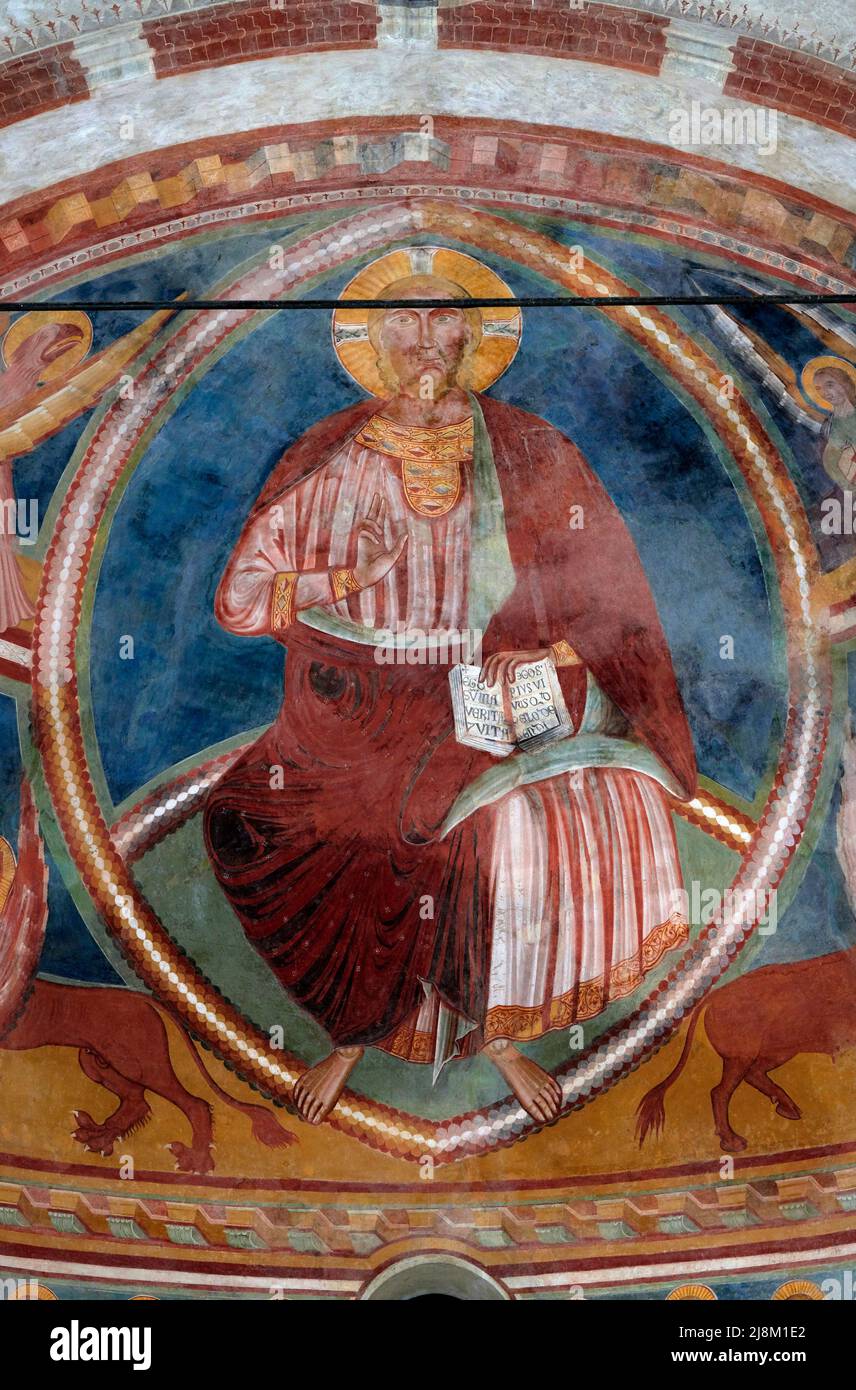 Cristo  benedicente  - affresco - Maestro di San Bassiano - 1325 -  Lodi Vecchio (Lodi) ,Italia,chiesa di San Bassiano Stock Photo