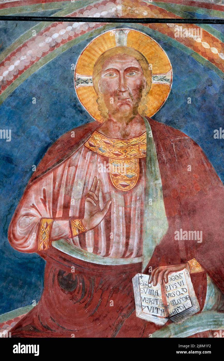 Cristo benedicente  - affresco - Maestro di San Bassiano - 1325 -  Lodi Vecchio (Lodi) ,Italia, chiesa di San Bassiano Stock Photo
