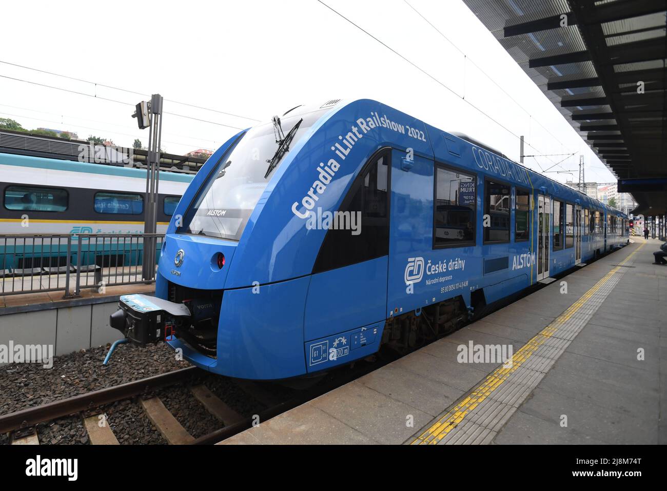 Prague, Czech Republic. 17th May, 2022. Presentation of world's first hydrogen passenger train Coradia iLint, organised by the train manufacturer Alstom in cooperation with national railway carrier Ceske drahy (Czech Railways; CD), was held on May 17, 2022, at the Main Railway Station in Prague, Czech Republic. Credit: Katerina Sulova/CTK Photo/Alamy Live News Stock Photo