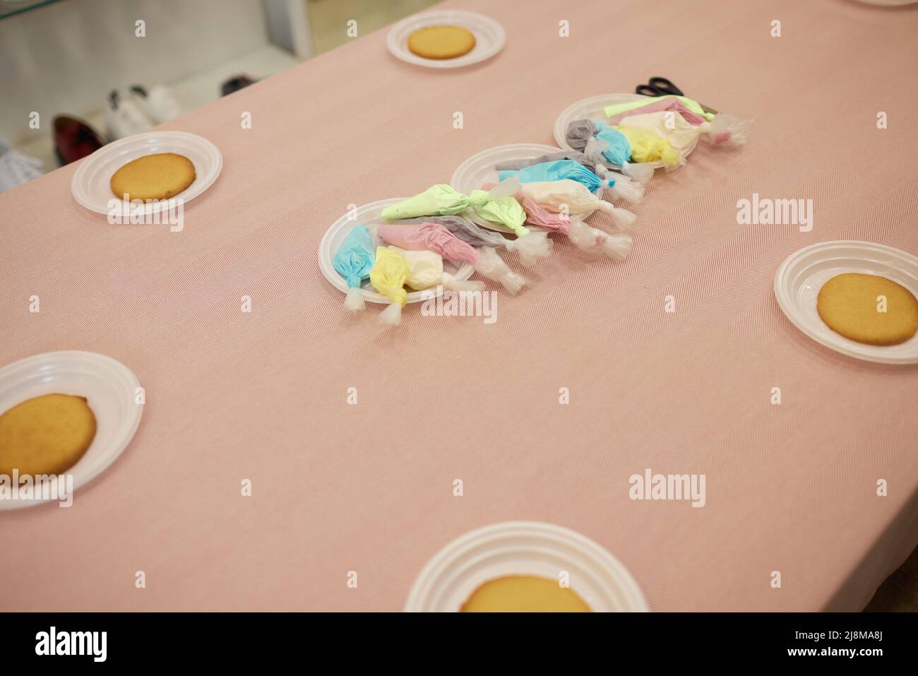 Preparation gingerbread confectioner painting hi-res stock photography ...