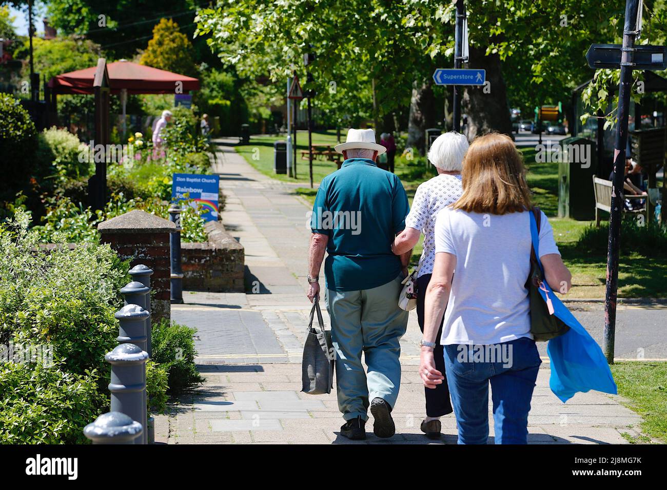 Tenterden, Kent, UK. 17 May, 2022. UK Weather: Sunny afternoon in the Kent town of Tenterden as temperatures are expected to reach the mid twenties. Photo Credit: Paul Lawrenson /Alamy Live News Stock Photo