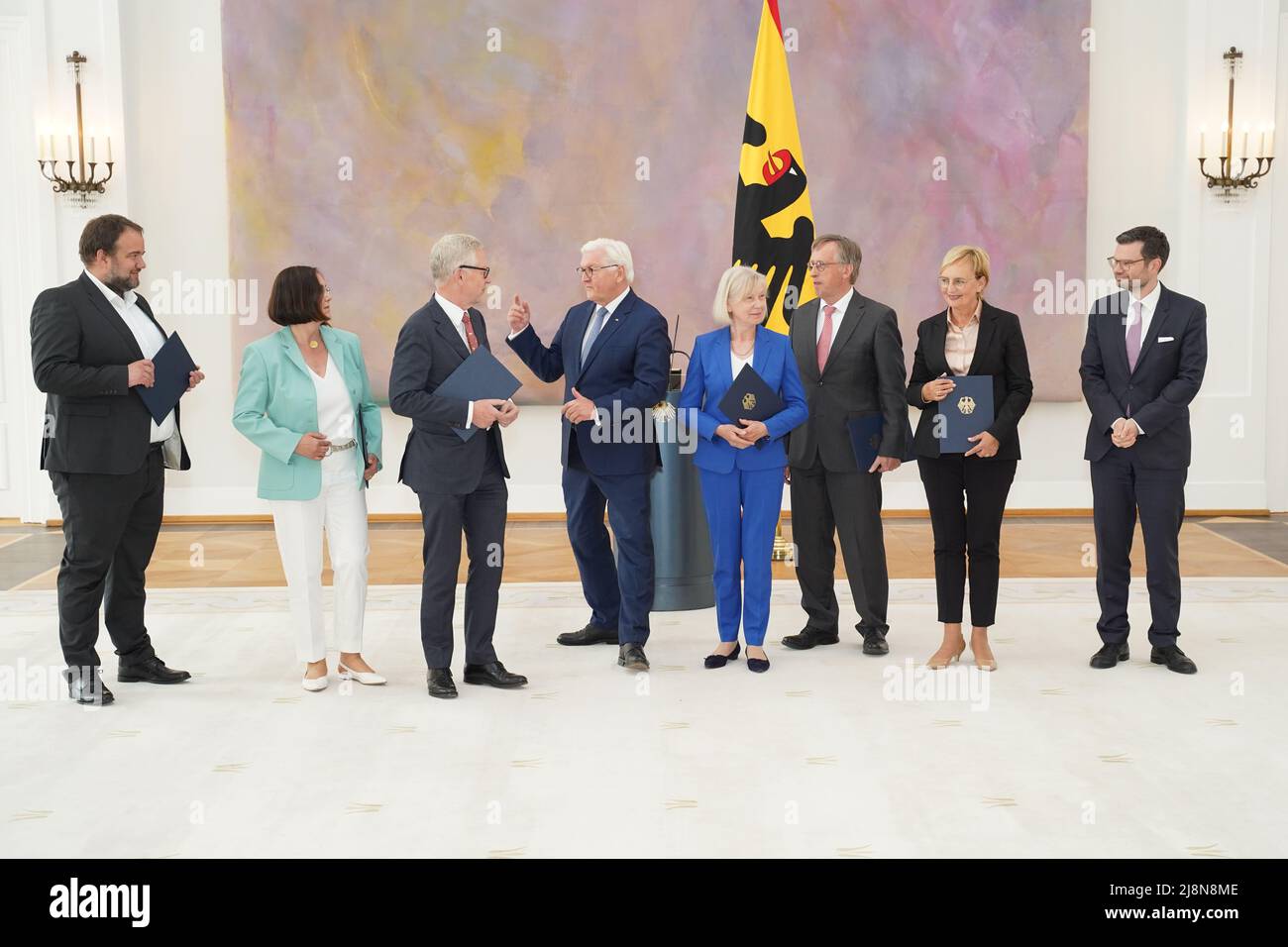Berlin, Germany. 17th May, 2022. Federal President Frank-Walter Steinmeier (4th from right) appoints Malte Spitz (l-r), Kerstin Müller, Lutz Goebel, Gudrun Grieser, Reinhard Göhner and Andrea Wicklein as new members of the National Standards Control Council in the presence of Marco Buschmann (r, FDP), Federal Minister of Justice, at Bellevue Palace. As an independent advisory body, the National Standards Control Council monitors the German government's efforts to reduce bureaucracy and provides support for better regulation. Credit: Joerg Carstensen/dpa/Alamy Live News Stock Photo