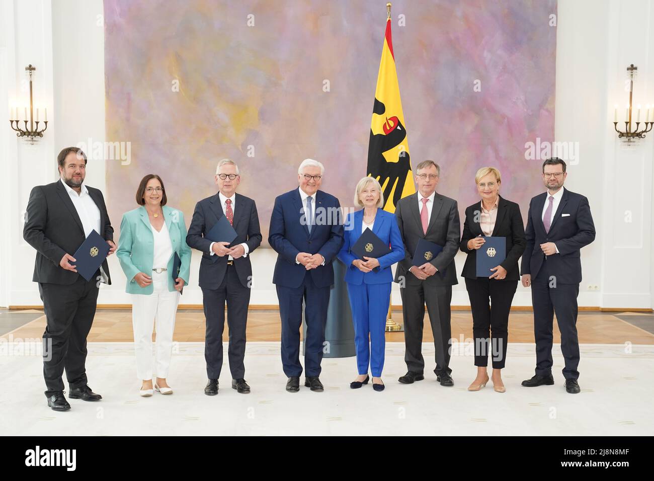 Berlin, Germany. 17th May, 2022. Federal President Frank-Walter Steinmeier (4th from right) appoints Malte Spitz (l-r), Kerstin Müller, Lutz Goebel, Gudrun Grieser, Reinhard Göhner and Andrea Wicklein as new members of the National Standards Control Council in the presence of Marco Buschmann (r, FDP), Federal Minister of Justice, at Bellevue Palace. As an independent advisory body, the National Standards Control Council monitors the German government's efforts to reduce bureaucracy and provides support for better regulation. Credit: Joerg Carstensen/dpa/Alamy Live News Stock Photo