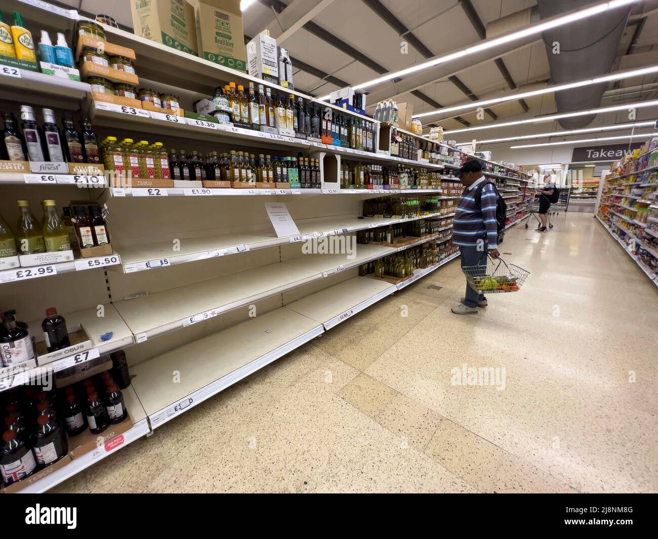 17/05/2022 Empty shelves of cooking oil at a Tesco in London today