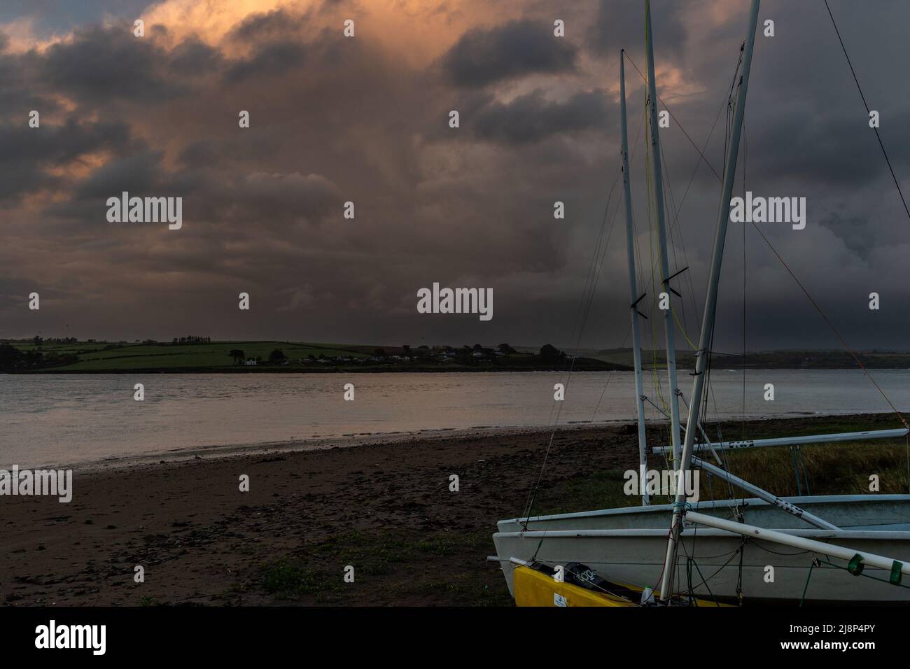 Courtmacsherry, West Cork, Ireland. 17th May, 2022. A thunderstorm hit Courtmacsherry this evening bringing dark skies and torrential rain. Met Éireann issued a thunderstorm yellow weather warning for Munster and Galway which expired at 10pm this evening. Credit: AG News/Alamy Live News Stock Photo
