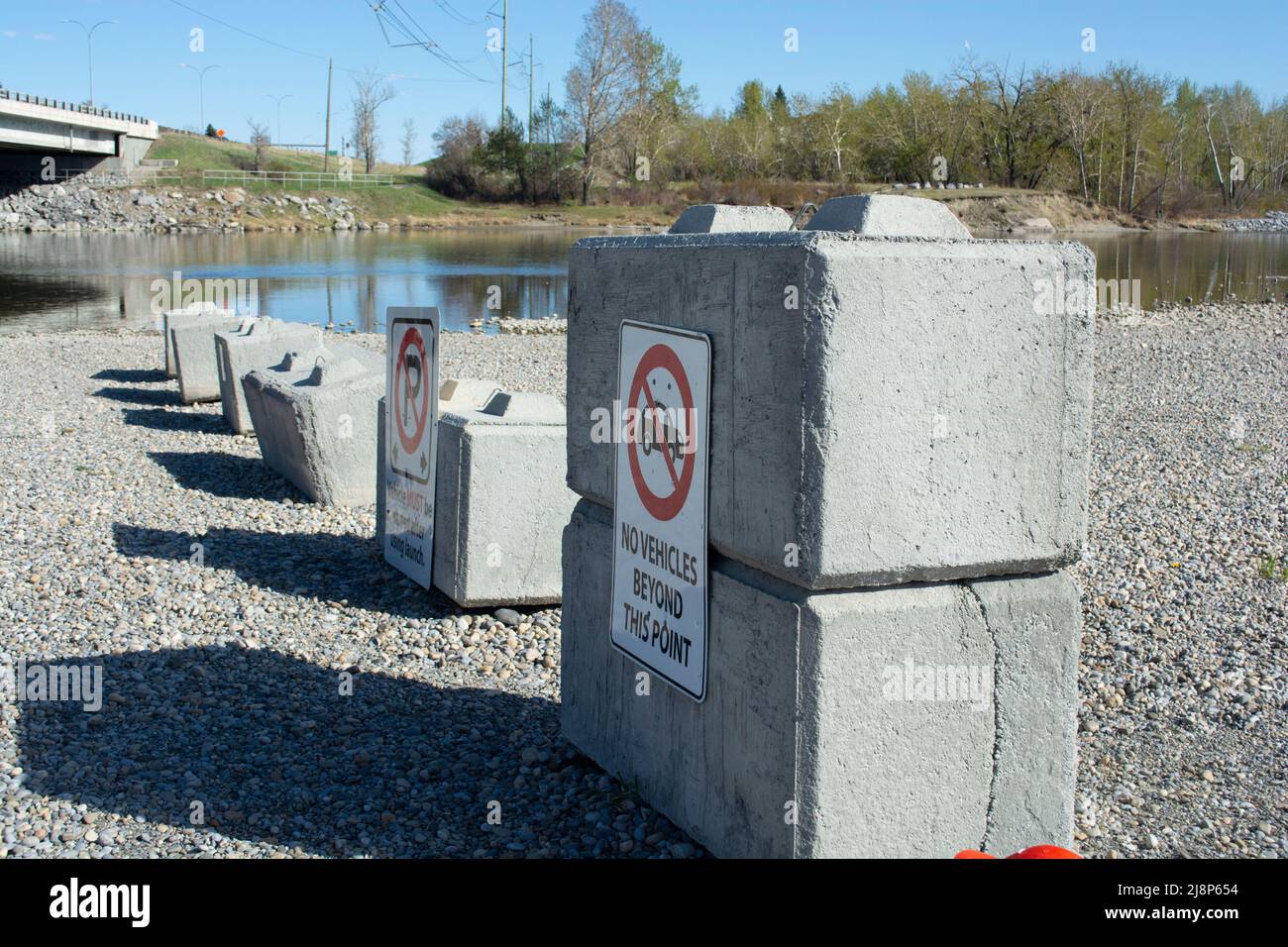 Cement Block Barriers at River Park Parking Lot Stock Photo Alamy