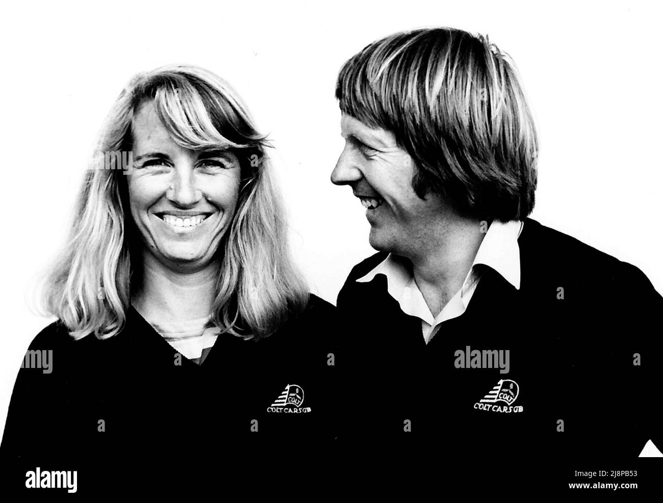 AJAXNETPHOTO. 9TH JULY, 1982. PLYMOUTH, ENGLAND. - BINATONE ROUND BRITAIN RACE FAVOURITES - (L-R) DAME NAOMI AND ROBERT JAMES TOGETHER BEFORE THE START TOOK THE LEAD IMMEDIATELY AFTER RACE START AND WON IN THEIR  60FT TRIMARAN COLT CARS GB.  PHOTO:JONATHAN EASTLAND/AJAX REF:820709 1 5 Stock Photo