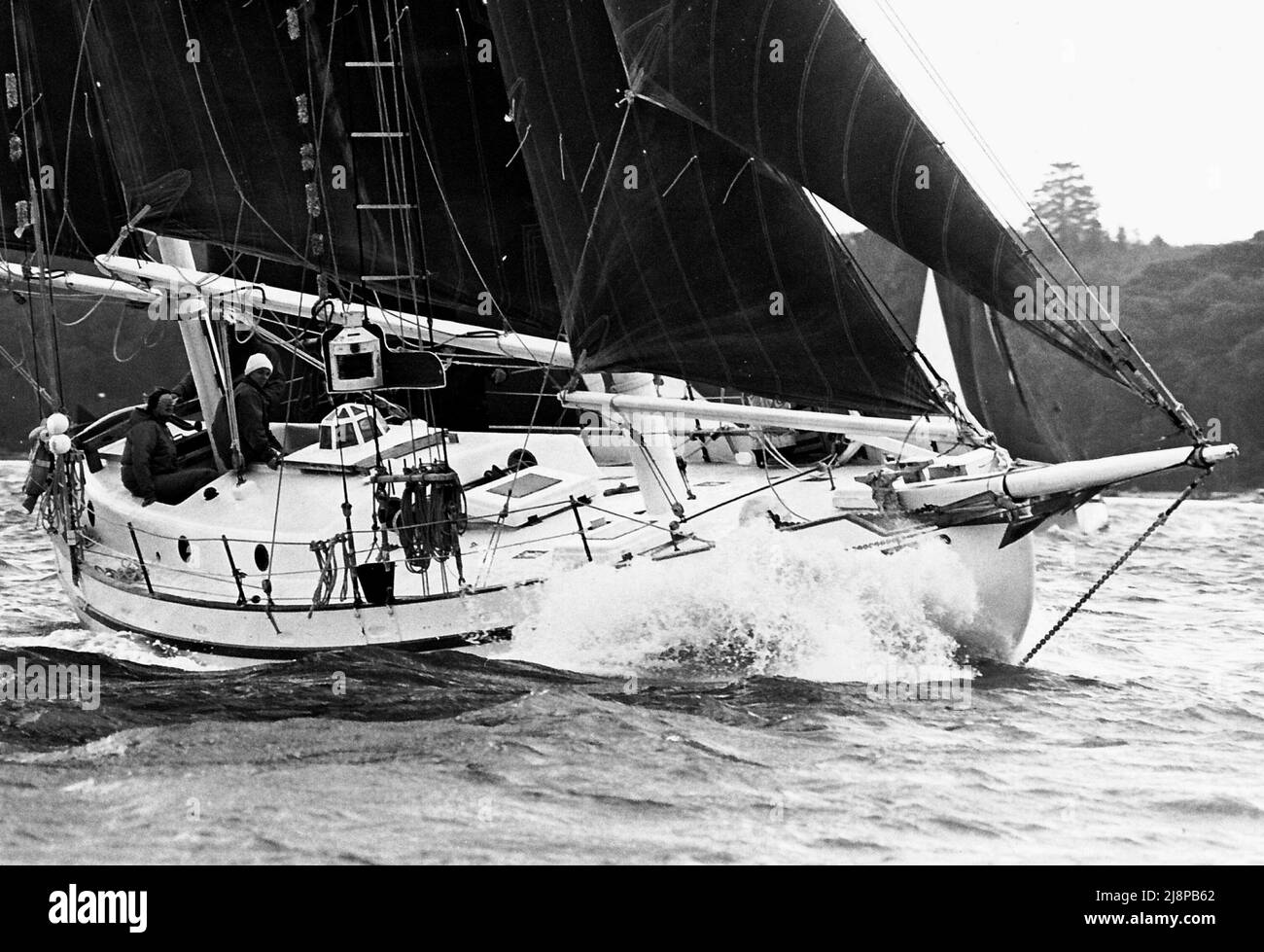 AJAXNETPHOTO. 16TH SEPTEMBER, 1977. SOLENT, ENGLAND. - OLD GAFFERS RACE - THE YACHT VENUS DESIGNED AND BUILT BY PAUL ERLING JOHNSON, IN HEAVY WEATHER DURING THE ANNUAL SOLENT CLASSIC RACE FOR GAFF RIGGED YACHTS. YACHT WAS LATER LOST OFF NORTH COAST OF AUSTRALIA.PHOTO:JONATHAN EASTLAND/AJAX REF:771609 56 Stock Photo