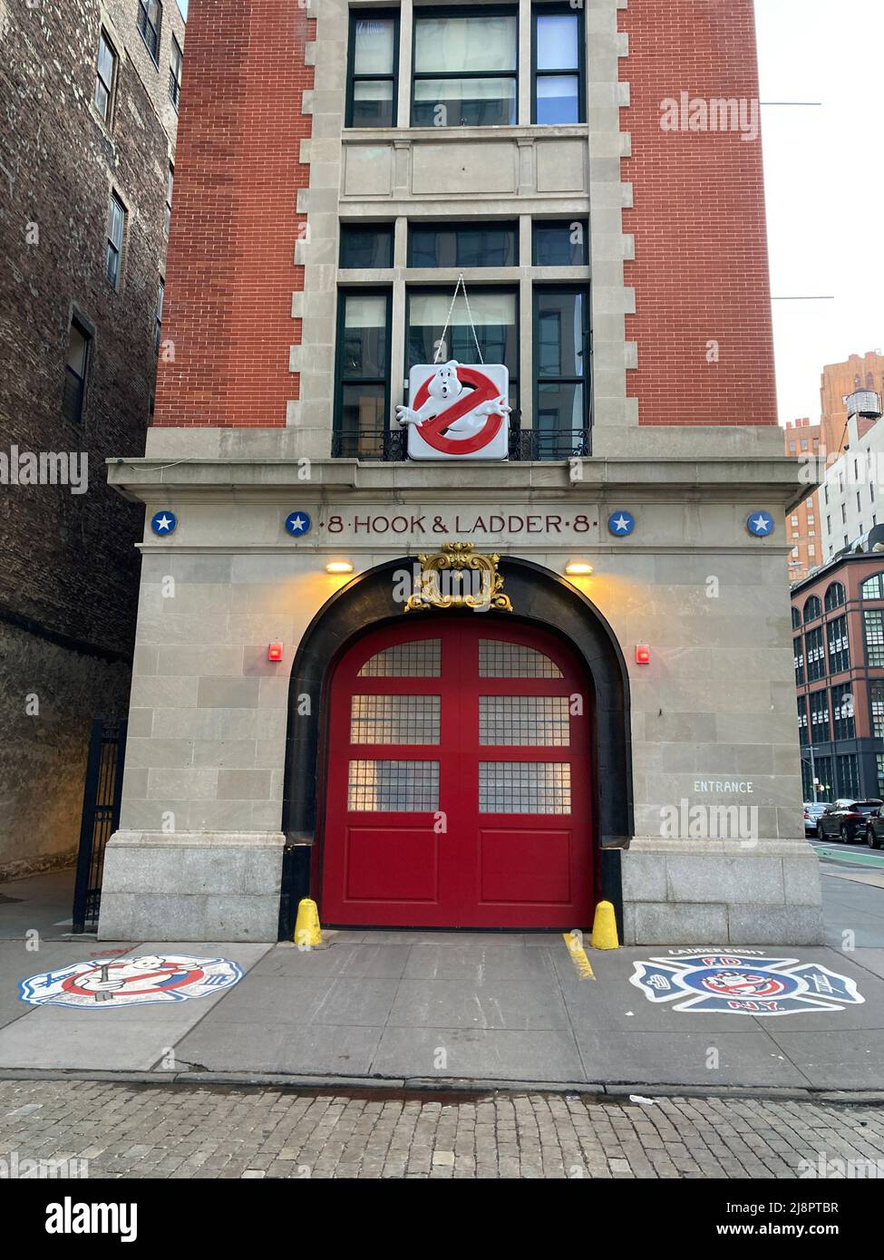 Hook ladder fire new york hi-res stock photography and images - Alamy