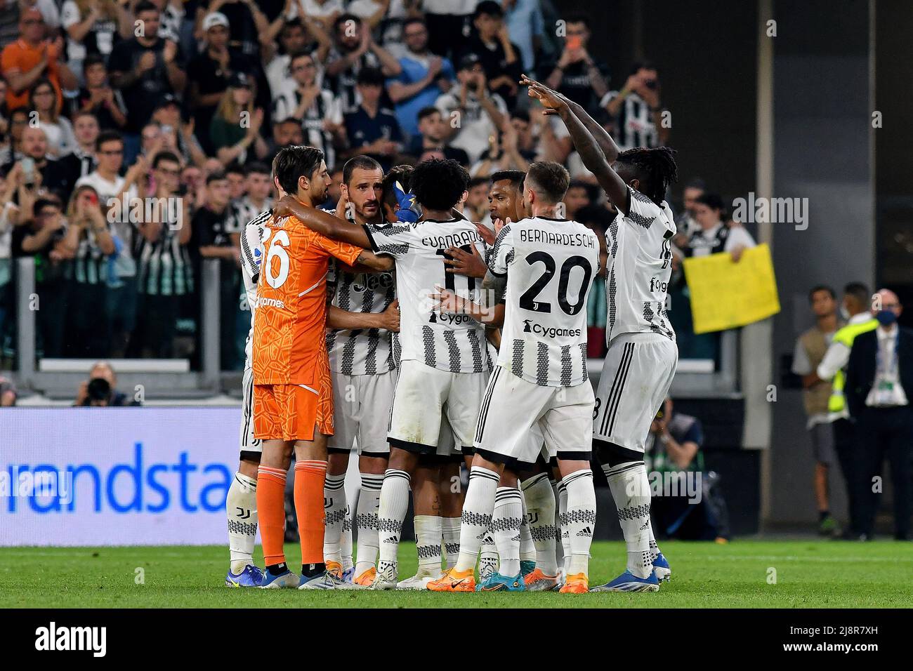 Turin, Italy. 16th May, 2022. Team of Juventus FC poses during the Serie A  2021/22 football match between Juventus FC and SS Lazio at the Allianz  Stadium. (Photo by Fabrizio Carabelli/SOPA Images/Sipa