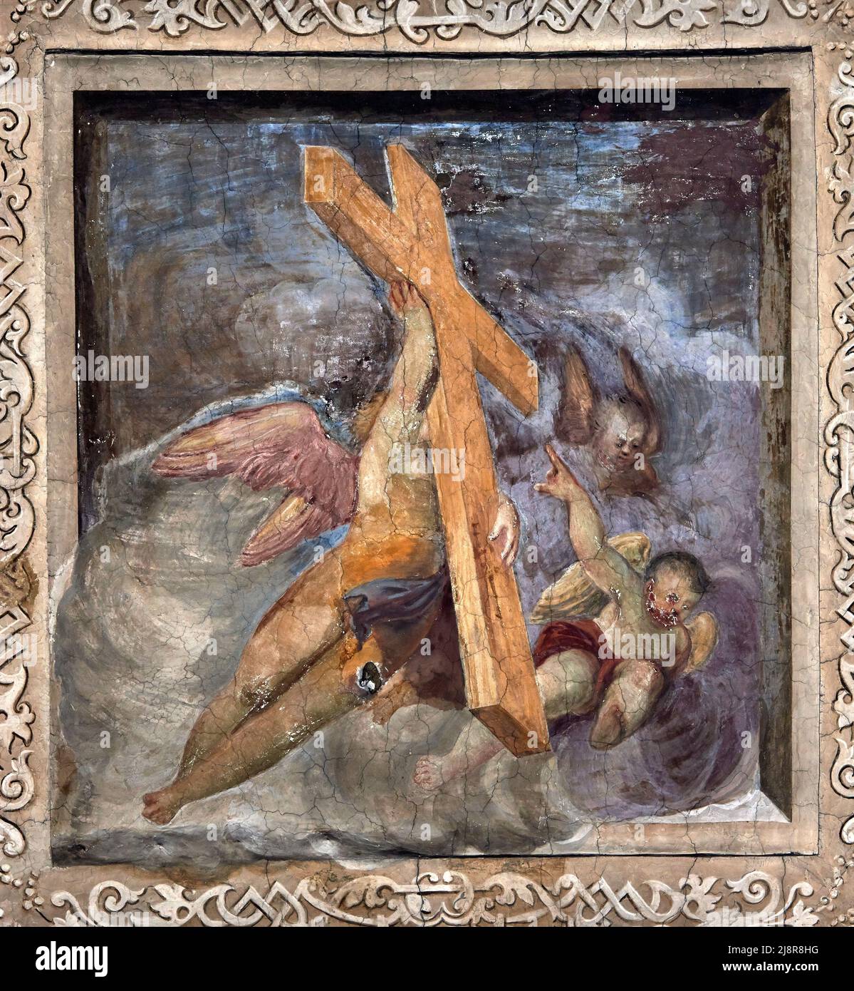 Putto sorregge la croce - affresco - Pietro da Cemmo - fine del XV secolo - Cremona, Italia,chiesa di S.Agostino Stock Photo