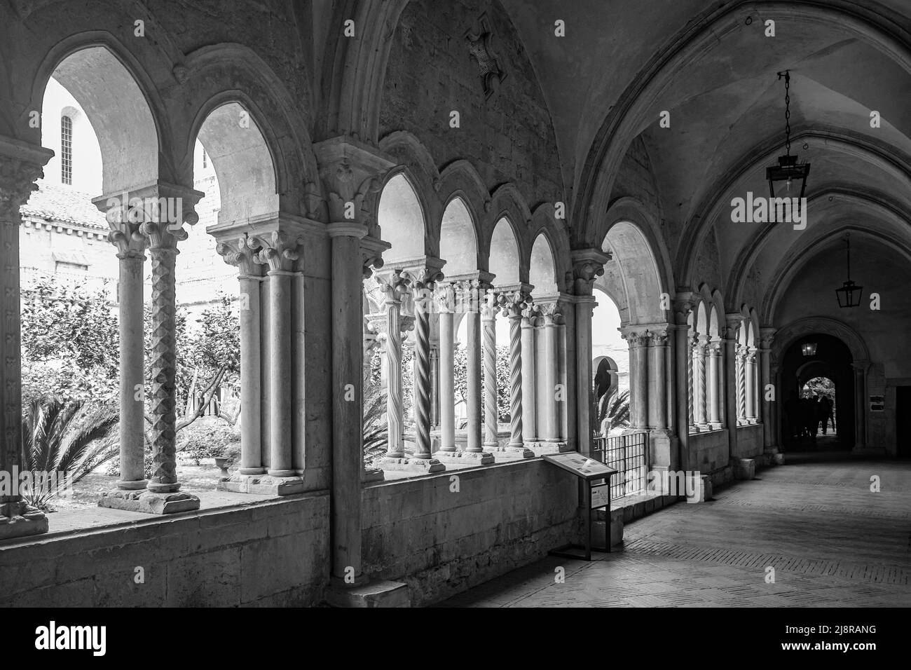 May 1, 2022 - Priverno, Latina, Lazio, Italy - The Fossanova Abbey. The cloister with its splendid colonnade, portico and cross vaults. Twilight, soli Stock Photo