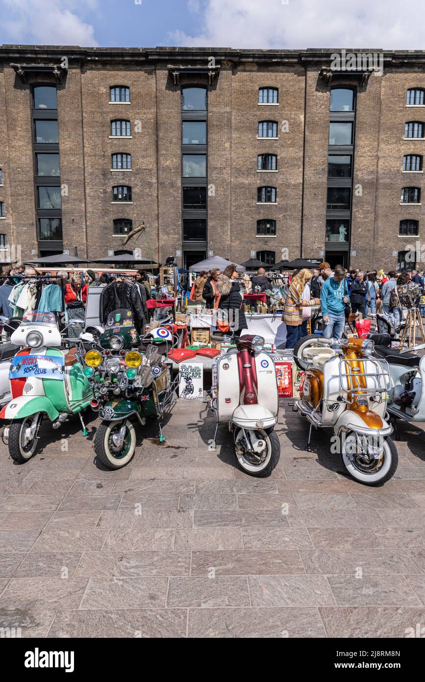 Classic Car Boot Sale, Granary Square, London, England, UK Stock Photo