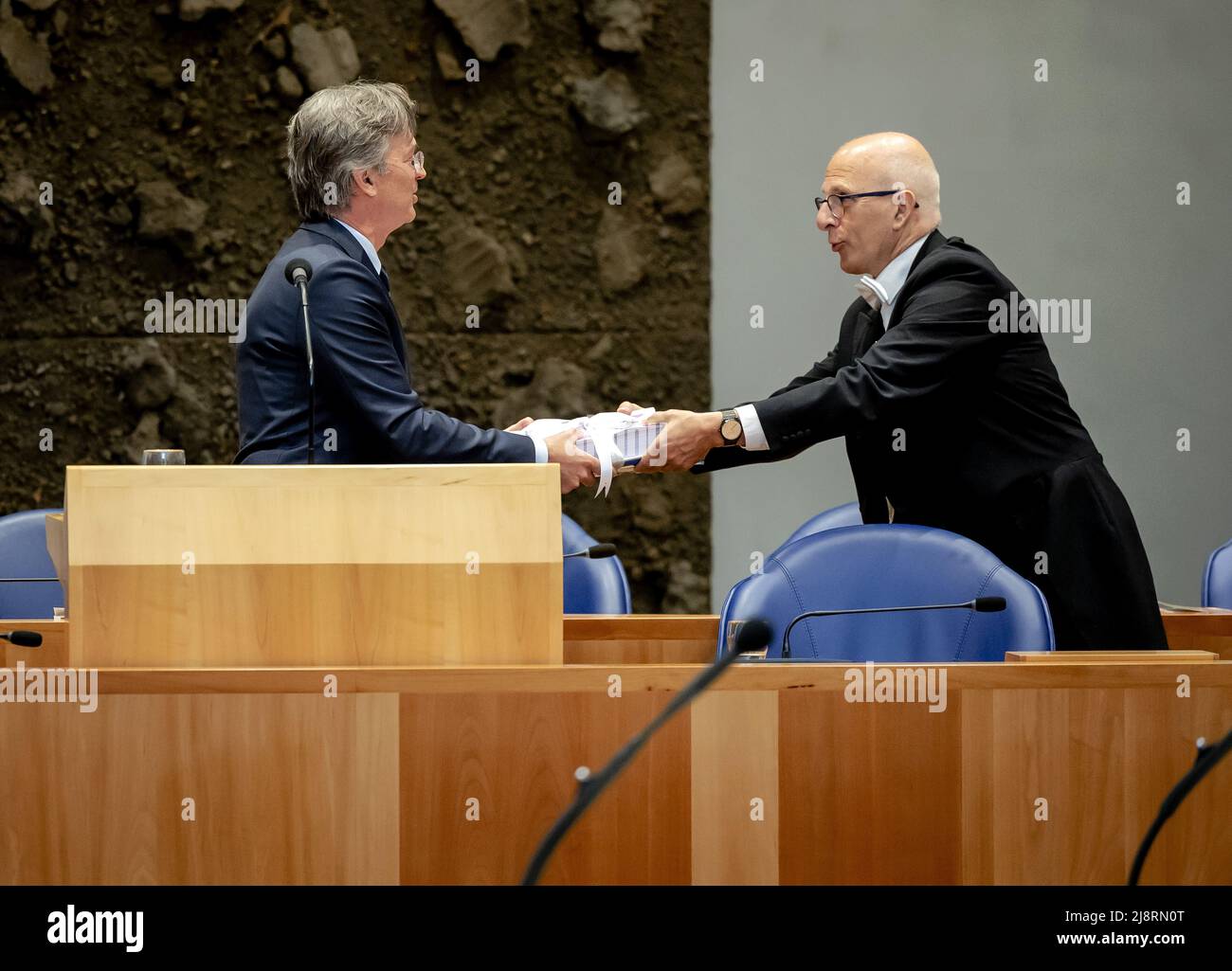 The Hague, Netherlands. 18th May, 2022. 2022-05-18 10:39:57 THE HAGUE - Arno Visser, President of the Court of Audit, presents the Court of Audit's reports in which the government policy of the past year is assessed. annual reports for 2021. ANP ROBIN VAN LONKHUIJSEN netherlands out - belgium out Credit: ANP/Alamy Live News Stock Photo